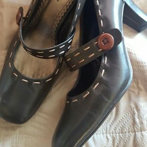 BROWN NATURALIZER LADY SHOES